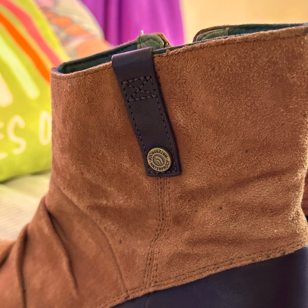 ⭐️THE NORTH FACE Leather Wedge Waterproof Zip Boots, Sz. 10, Excellent! 🤍 - Picture 5 of 15